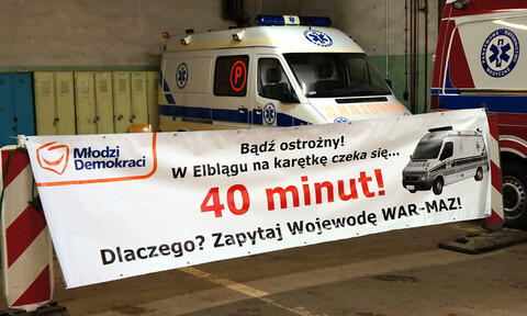 Dwa banery, jeden cel