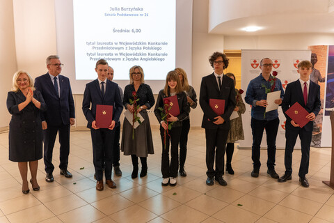 Bogaci w wiedzę, bogatsi o stypendium