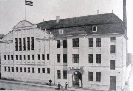 Dawno temu w Elblągu...ponad tysiąc osób dziennie odwiedzało pływalnię