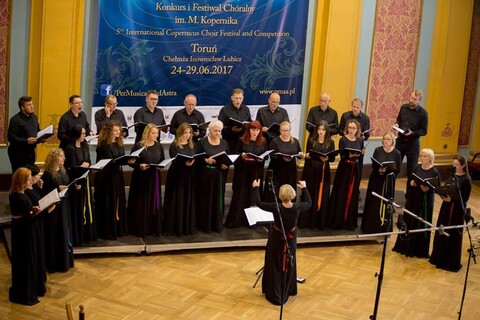 Przez muzykę do gwiazd