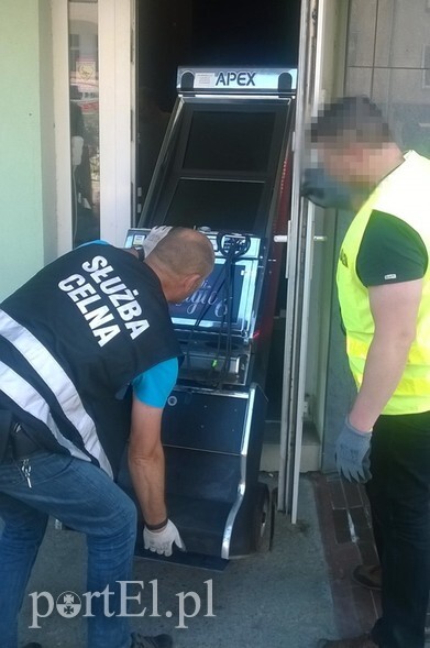 Celnicy konfiskują automaty do gry