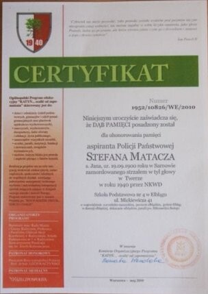 Dąb Katyński w SP4