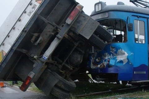 Ciężarówką wymusił pierwszeństwo tramwajowi