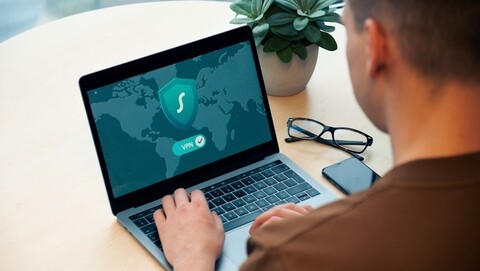 Cyberbezpieczeństwo w 2025, czyli jak nie dać się złapać w pułapki cyfrowego świata