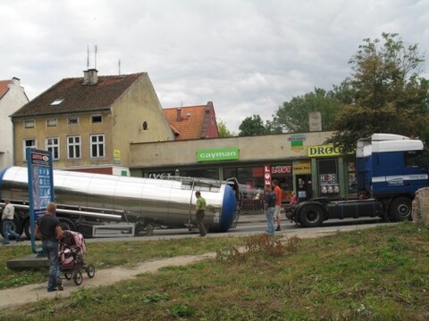 Z cysterny wyciekło 25 ton oleju sojowego