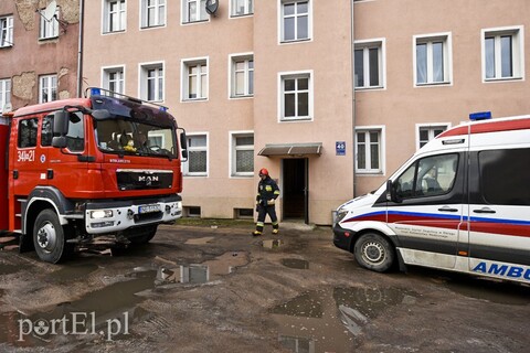 Czad na Słonecznej. Nieprzytomny mężczyzna trafił do szpitala