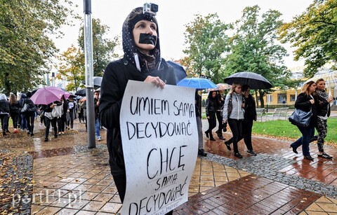 Czarny protest oczami elblążan