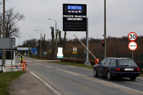 Czasowo wstrzymana odprawa na przejściu granicznym w Gronowie
