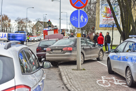 Cztery auta zderzyły się na al. Kardynała Wyszyńskiego