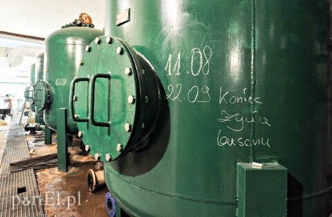 Cztery centymetry do pełni szczęścia na basenie