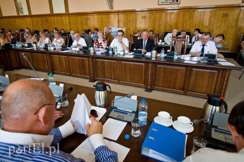 Czytelnik pyta: co z oświadczeniami majątkowymi radnych?