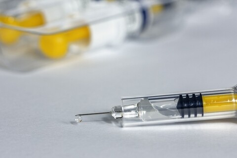 Darmowe szczepienia przeciw HPV w szkołach. Na razie tłoku nie ma