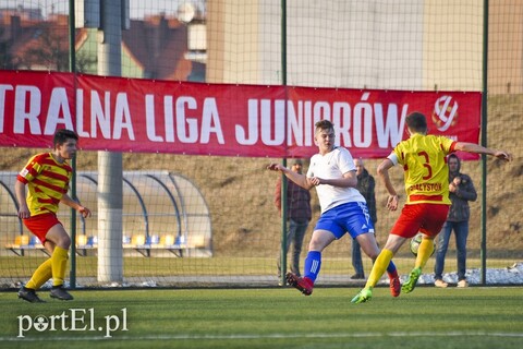 Debiutanci dostali lekcję futbolu