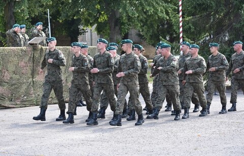 Do 16. Pułku Logistycznego przybyli oficerowie-absolwenci