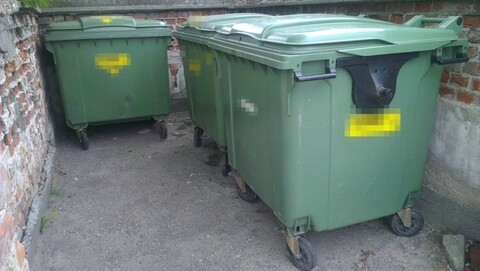 Sprzedawali kradzione kontenery na śmieci