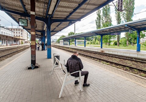 Spóźnieni o minutę. Absurdy na kolei