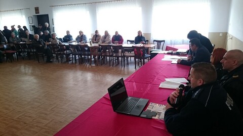 Dzielnicowi spotkali się z działkowcami