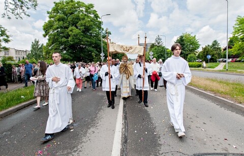 Boże Ciało.10 procesji przez miasto