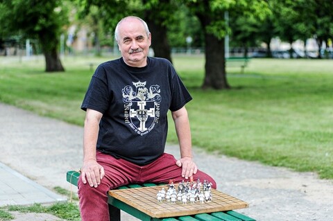 Dziś dzieci mówią kup mi, kiedyś zabawkę trzeba było samemu sobie wystrugać