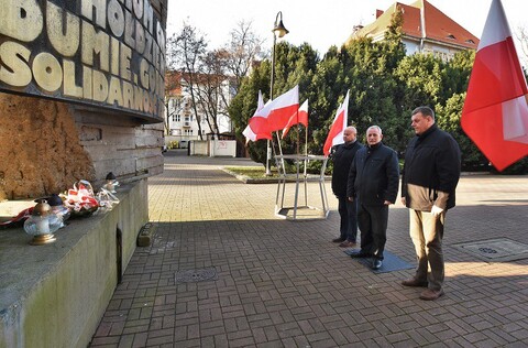 O ofiarach pamiętać, zbrodniarzy rozliczyć