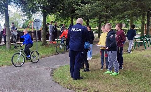 Egzamin na kartę rowerową pod okiem policjantów