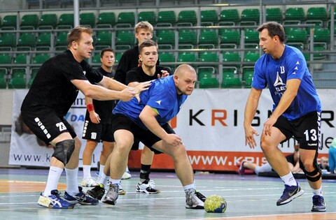 Meblarze sprawdzają swoje możliwości w Kościerzynie (piłka ręczna)