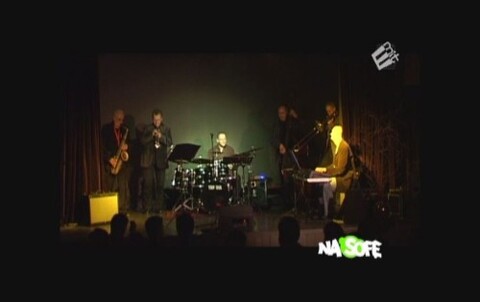 Emit: Jazzowa sofa