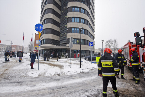 Ewakuacja sądu przy Płk. Dąbka (aktualizacja)
