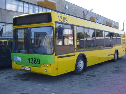 Fabrycznie nowy autobus
