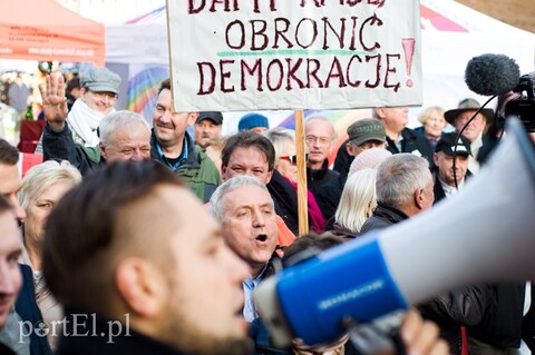 Demokracja po elbląsku, czyli pikieta KOD