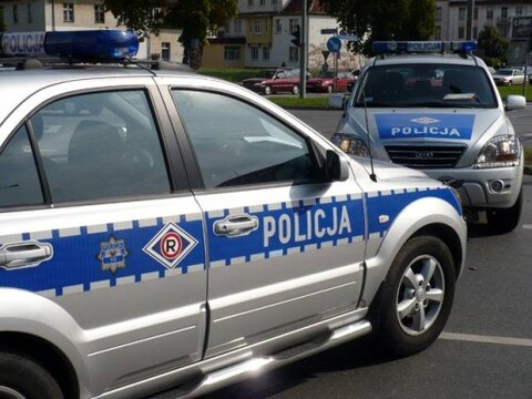 Kierowca z promilami uderzył w budynek