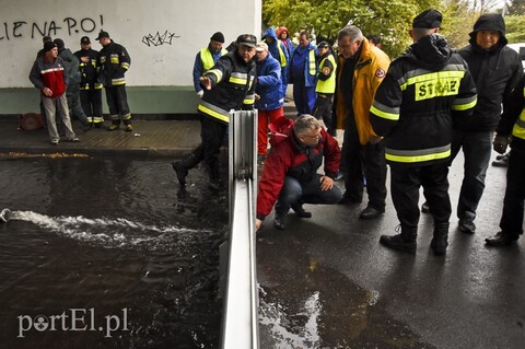Ścianka z paneli ma zatrzymać wodę