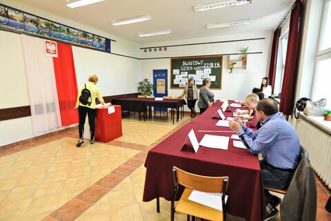 Elblążanie głosują, cisza trwa