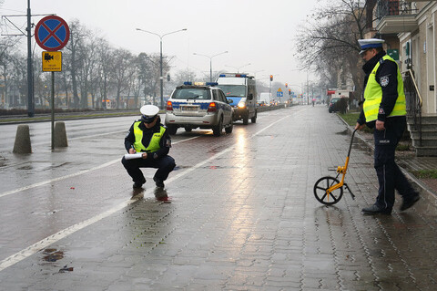 Grunwaldzka: rowerzysta potrącił pieszego