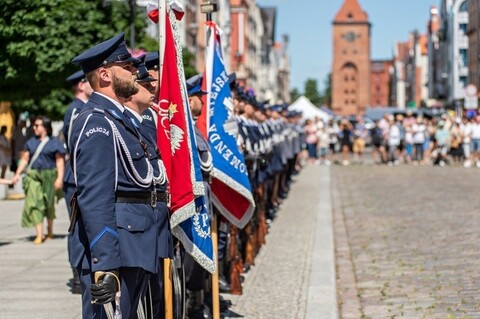 Ile wakatów w elbląskiej policji?