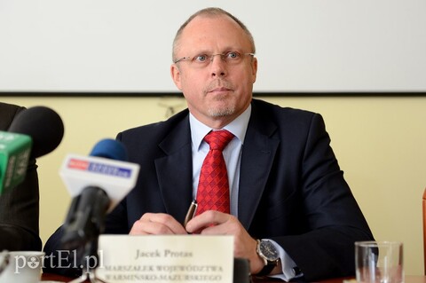 PO nie odda fotela marszałka?
