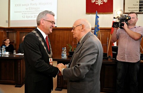 Nie będziemy sypać piachu w tryby…