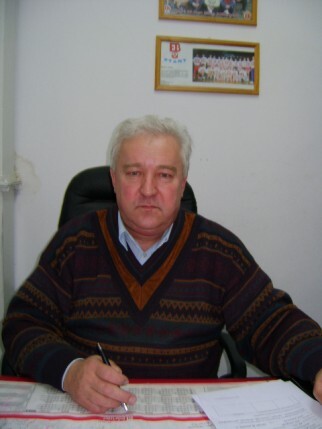 Start ładuje akumulatory (piłka ręczna)