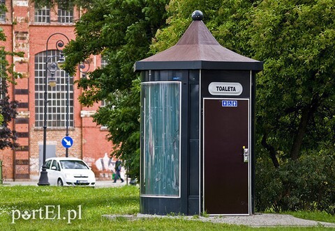 Cleaner zrobi błysk w szaletach