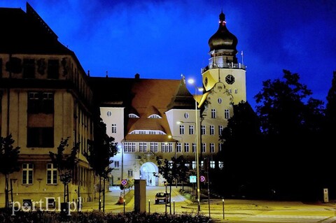 Kandydaci do pracy w urzędzie są, ale posad nie dostają
