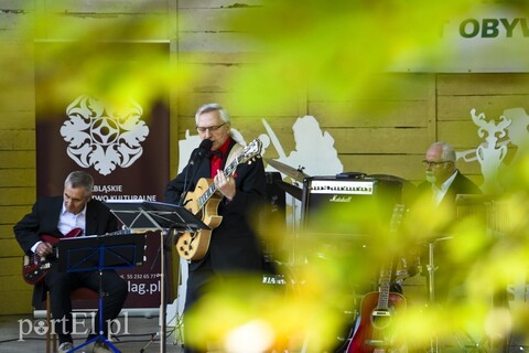 W muzycznym świecie standardów