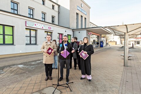Kolej na zmiany na kolei