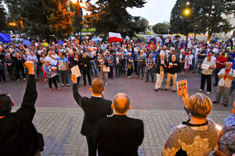 Kolejny protest przed sądem