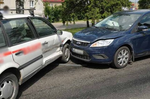 Kolizja na rozlanym oleju