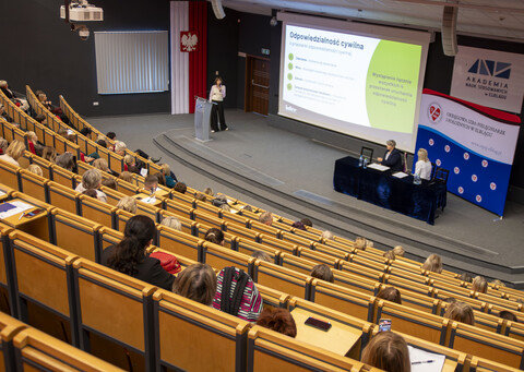 Konferencja Zdarzenia niepożądane w pracy pielęgniarki i położnej