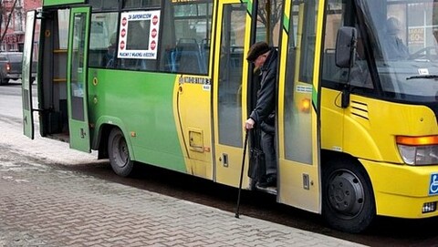 Kontrolerzy mogą nie znać przepisów, pasażerowie mogą moknąć