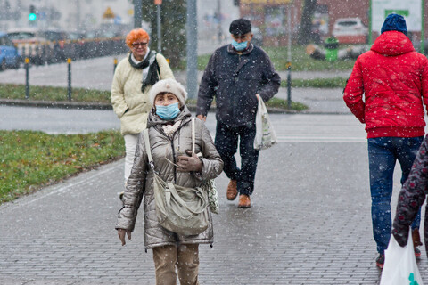 Koronawirus. Zmarły 2 osoby z Elbląga