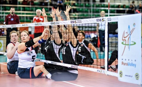 Łzy Polek po porażce z Brytyjkami (siatkówka na siedząco)