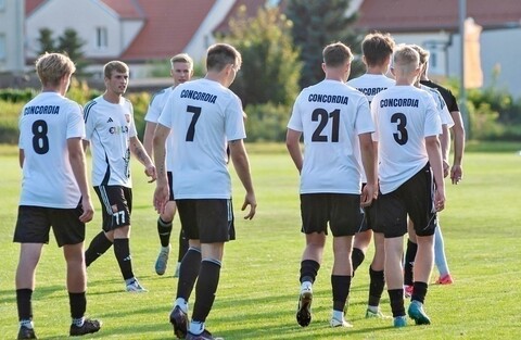 Małe derby, czyli rezerwy kontra Słoniki