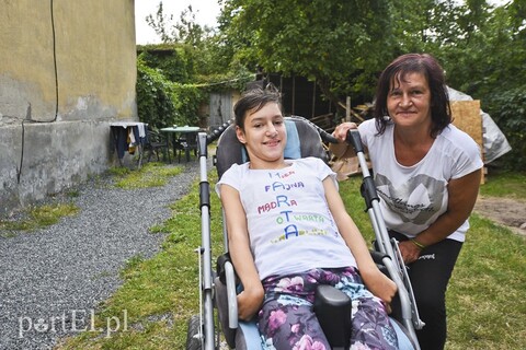Chciałaby bez przeszkód wyjść z domu